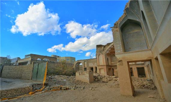 تخریب دیوار بیرونی خانه تاریخی نائل در اصفهان