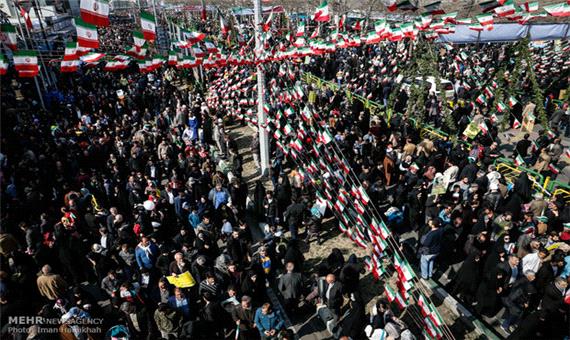 حضور مردم در صحنه های مختلف رمز بقای انقلاب اسلامی است