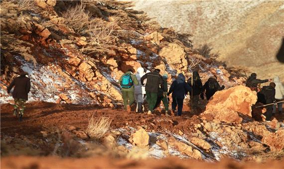26 گروه کوهنورد و ساکنان بومی زاگرس در پی یافتن  هواپیمای سقوط کرده