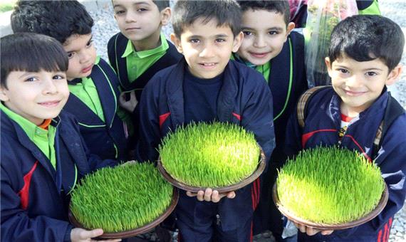 تصویر روز: تور نوروزی دانش آموزان در گلخانه بزرگ اصفهان