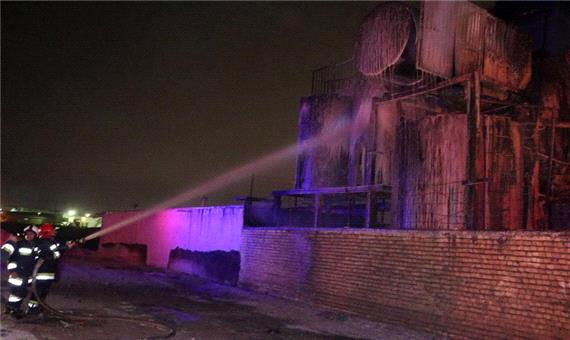 آتش سوزی کارخانه قیر در اصفهان خاموش شد