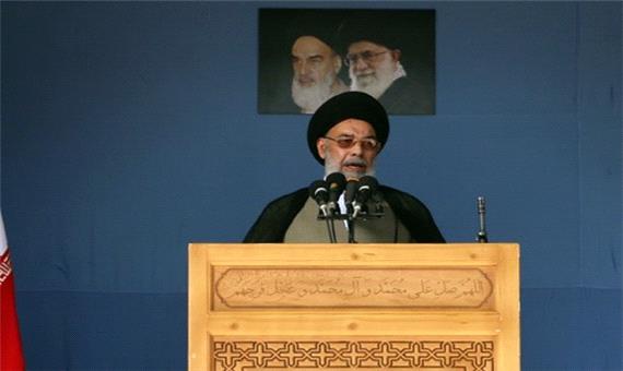 هیچ قدرتی در دنیا حق دخالت در مسائل نظامی ایران را ندارد