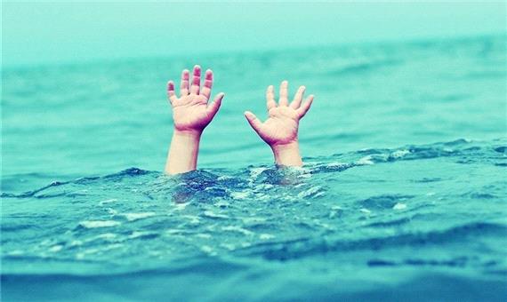 جوان فلاورجانی در استخر آب غرق شد