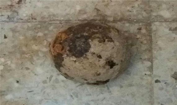 گلوله توپ صد ساله در کاخ چهلستون اصفهان کشف شد
