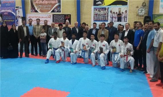تیم کاراته گلپایگان مقام اول جام شهید صافی را کسب کرد