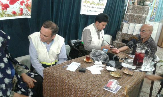 تیم پزشکی جهادی به روستاهای اردستان اعزام شد